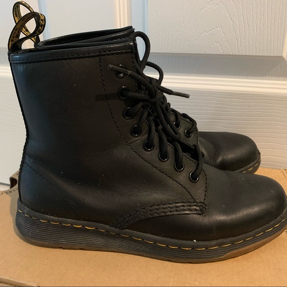 DR. MARTENS UK SIZING WOMEN COMBAT BOOT - Picture 4 of 9